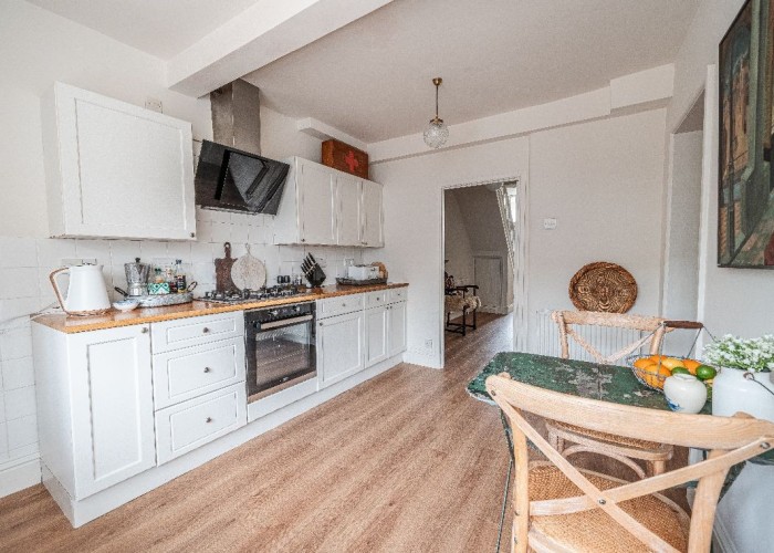 12. Kitchen With Table, Kitchen (White units), Kitchen (Gas Hob)