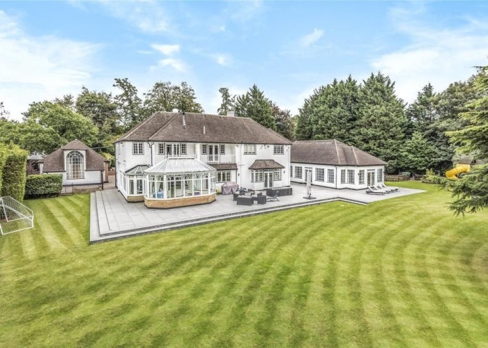 Exceptional Mansion And Estate For Filming