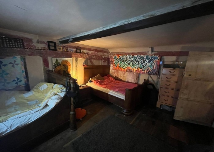 11. Bedroom (Twin Beds)