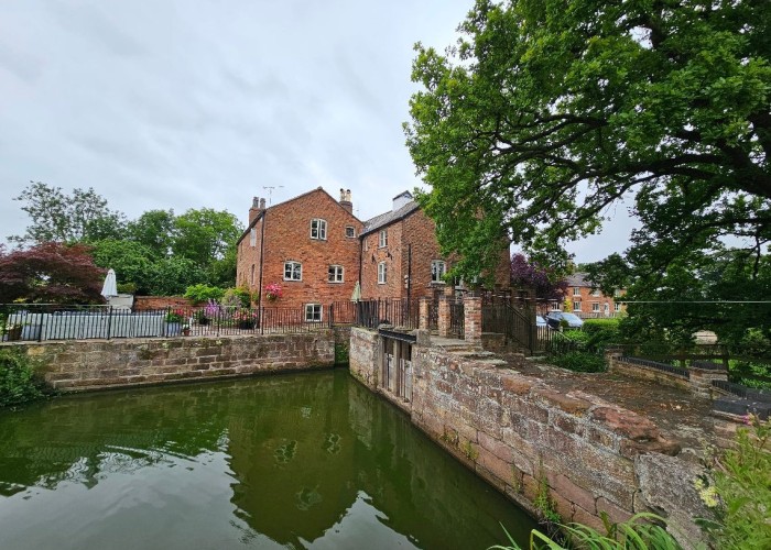 Former Watermill With 8 Acre Grounds For Filming