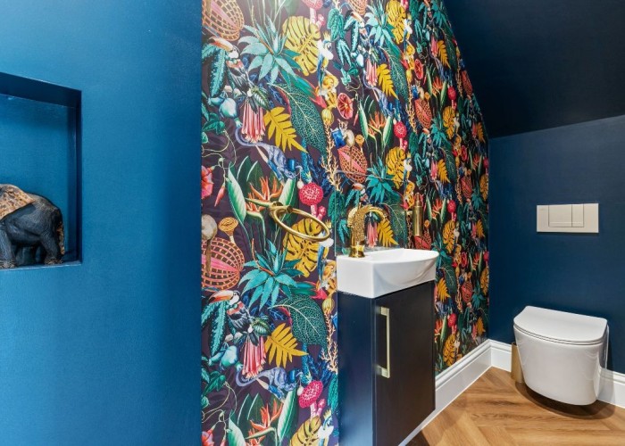 13. Toilet, Colourful