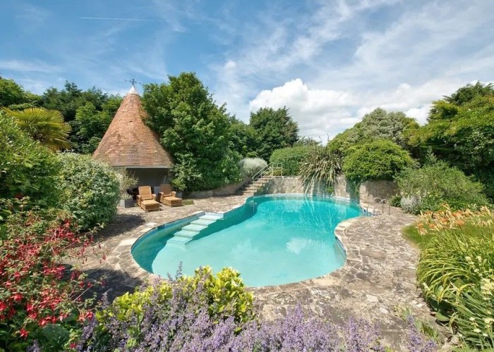 26. Swimming-pool