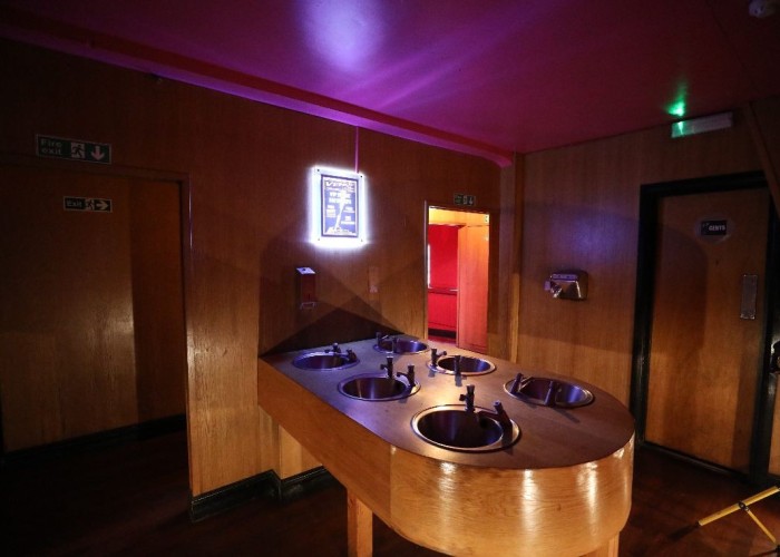 35. Toilet