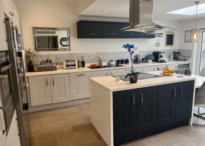 6. Kitchen (With Island), Kitchen (Cream or White units), Kitchen (Modern), Kitchen (Electric/Induction Hob)