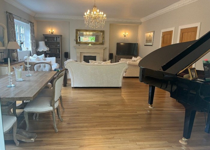 11. Piano