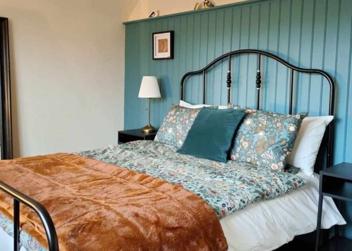 25. Bedroom (Double)