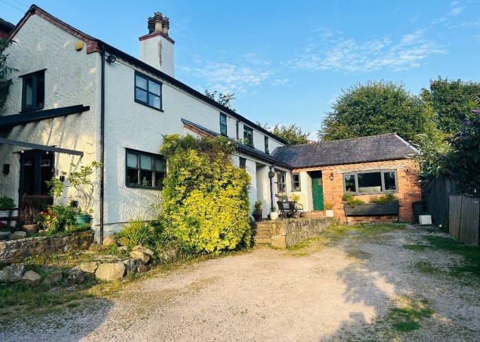 1. Driveway, House / Cottage, Coronavirus-Friendly