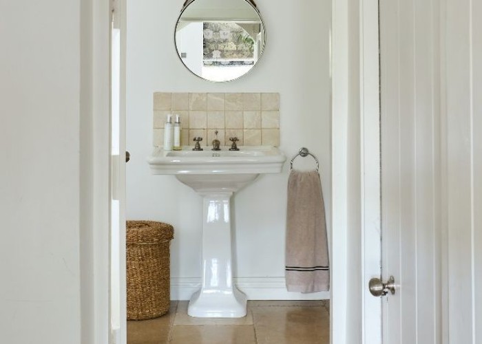 11. Toilet