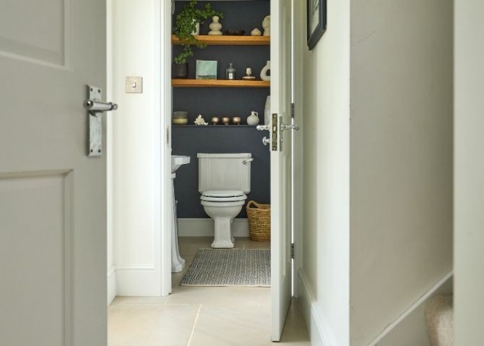 28. Toilet