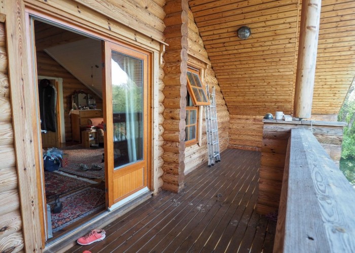 25. Balcony