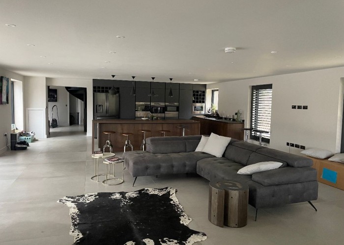7. Livingroom, Kitchen, Kitchen (With Island), Kitchen (Coloured units), Kitchen (Modern), Open-plan, Kitchen (Electric/Induction Hob)