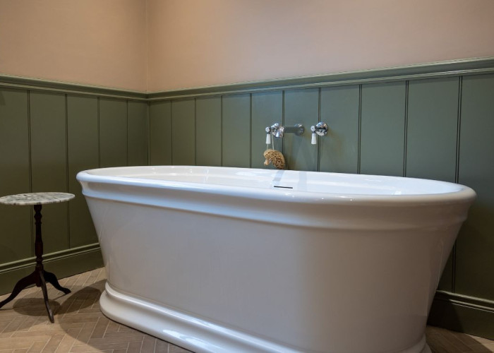 65. Bathroom (Shower and bath)