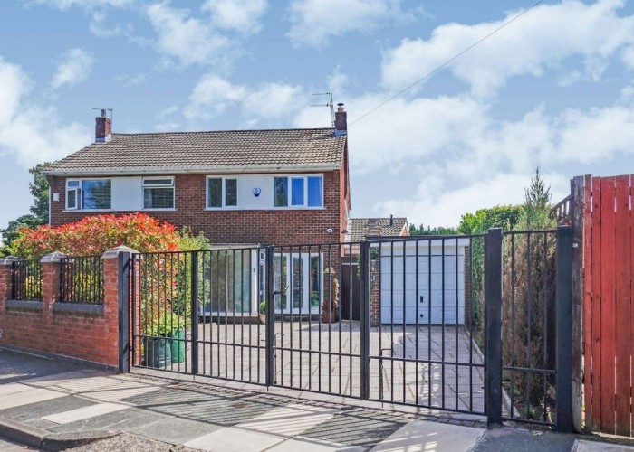 1. Driveway, Garage, Semi-Detached House, Coronavirus-Friendly