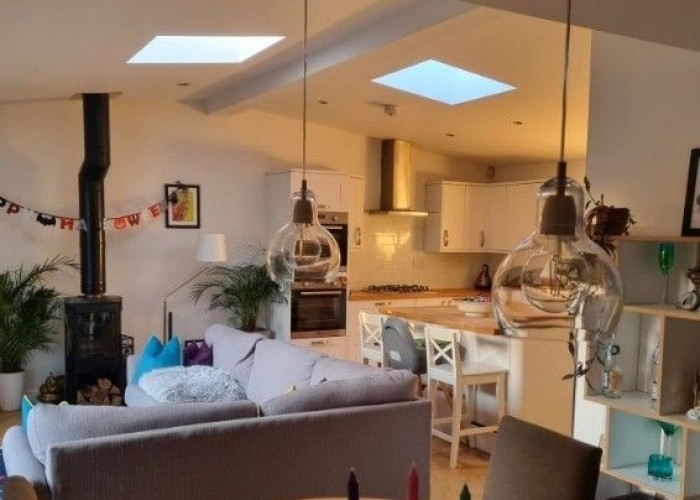 6. Kitchen (With Island), Kitchen (Cream or White units), Kitchen (Modern), Kitchen With Table, Kitchen (Electric/Induction Hob)