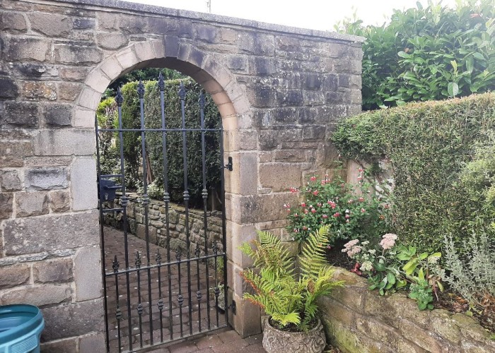 15. Gate