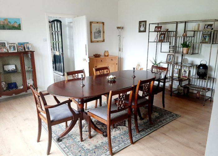 19. Diningroom