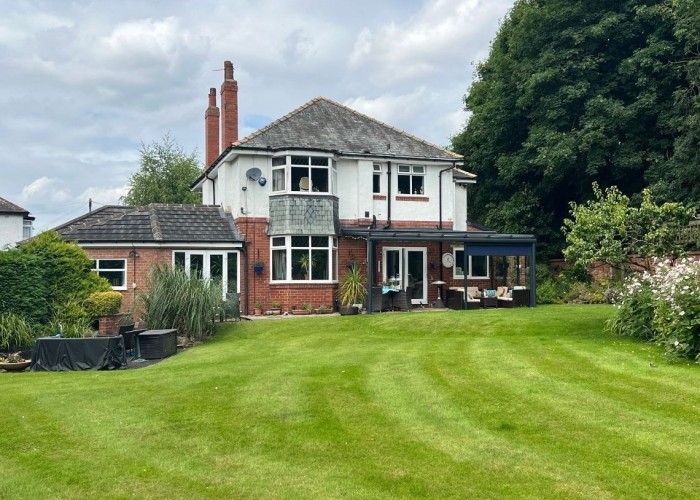 1930s Detached House With Beautiful Gardens For Filming