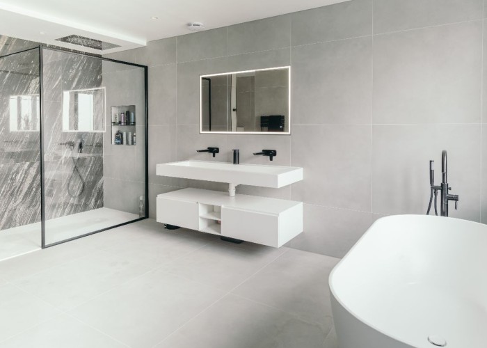 13. Bathroom (Large), Bathroom (Roll Top), Bathroom (2 sinks), Bathroom (Shower and bath)