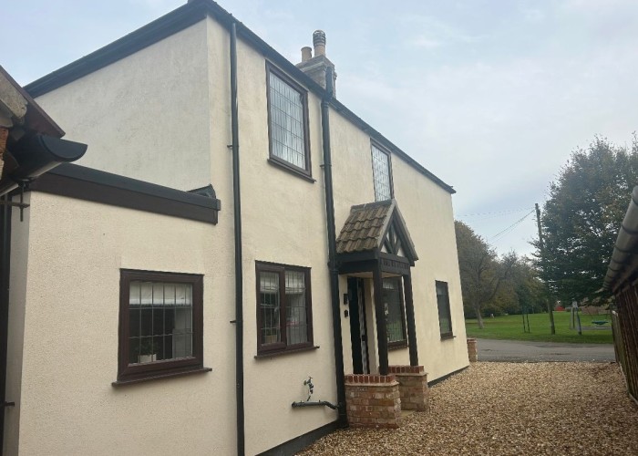 Detached 200 Year Old Country Cottage For Filming