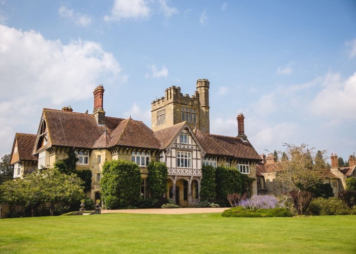 Country Estate With 110 Acres Of Private Gardens For Filming