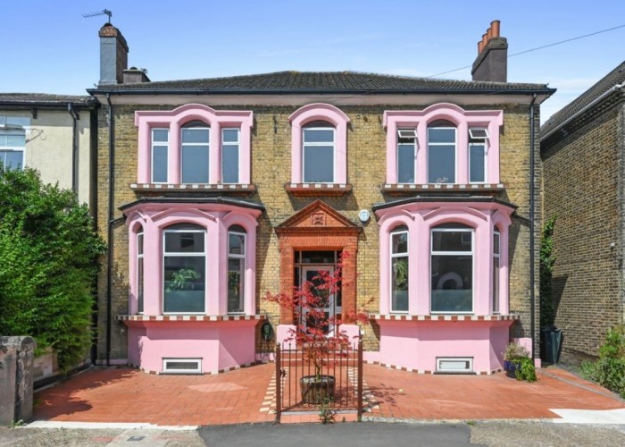 Large Victorian Detached Double-Fronted House For Filming