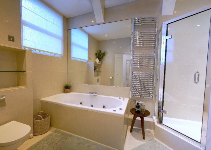 23. Bathroom (Shower and bath)