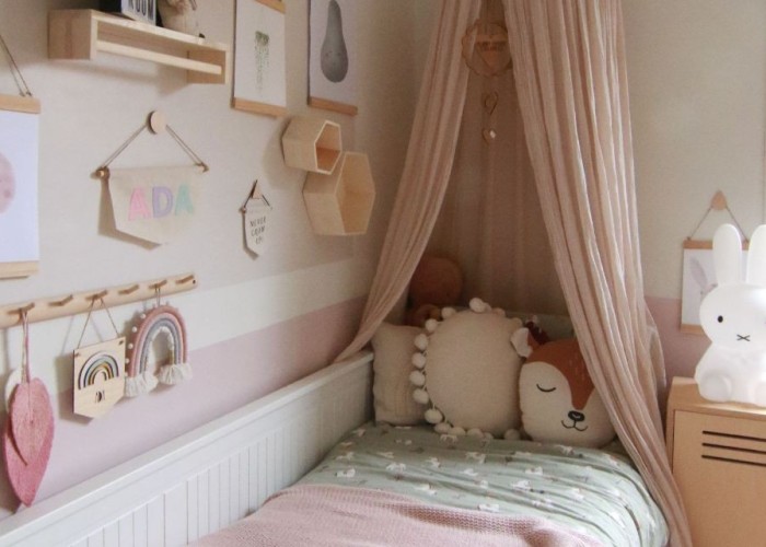 13. Bedroom (Childrens)