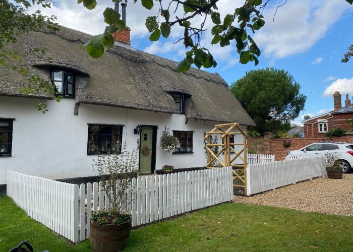 Detached Thatched Cottage For Filming