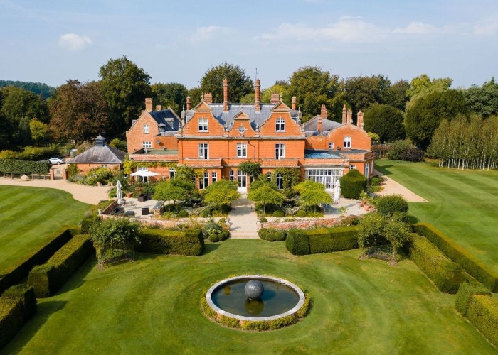 Grand Manor House Set In 300 Acres For Filming