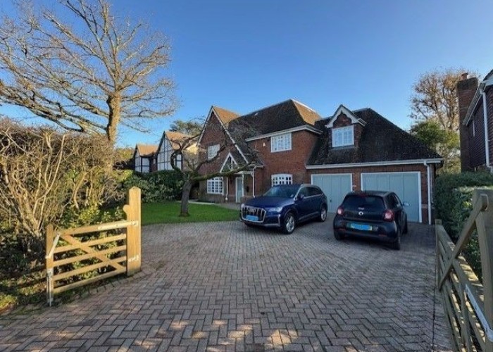 Detached Family Home Inside The M25 For Filming