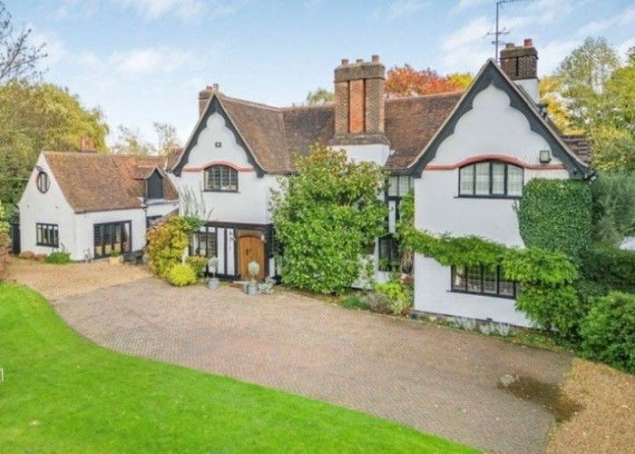 Arts & Crafts Traditional Home And Tithe Barn For Filming