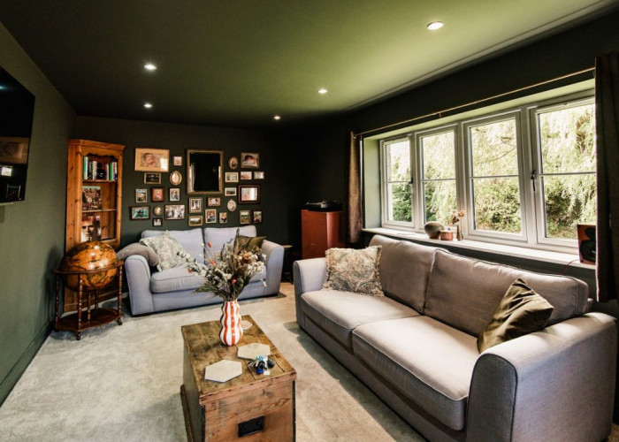 5. Livingroom, Colourful