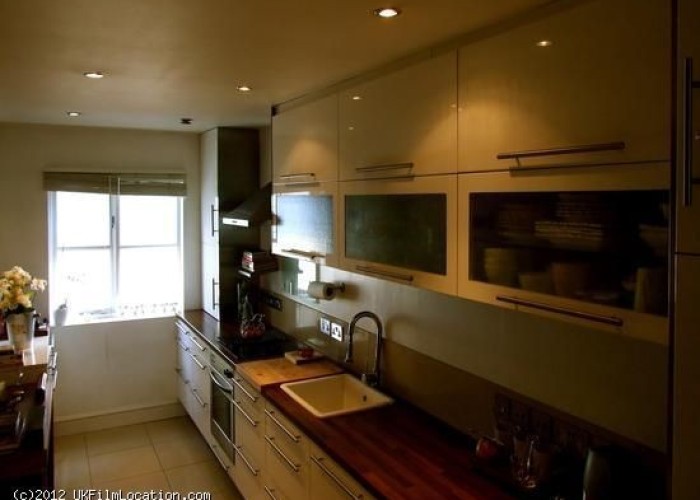 7. Kitchen (Cream or White units)