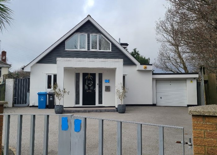 Modern Chalet Bungalow For Filming