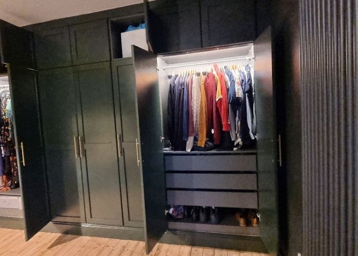 20. Dressing Room/Walk-in Wardrobe