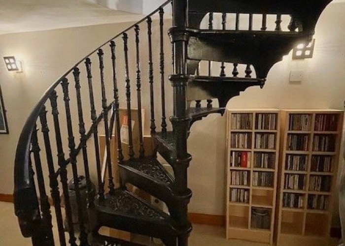 9. Staircase (Spiral)