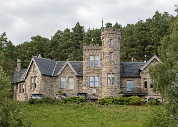 Beautiful Large Estate Home In Scotland For Filming