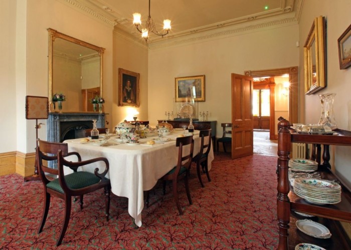 8. Diningroom