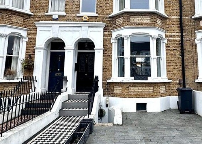 Victorian Mid Terrace House In London For Filming