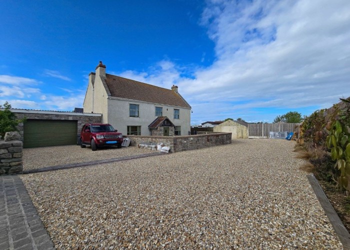 3. Driveway, Garage, Farm, Coronavirus-Friendly