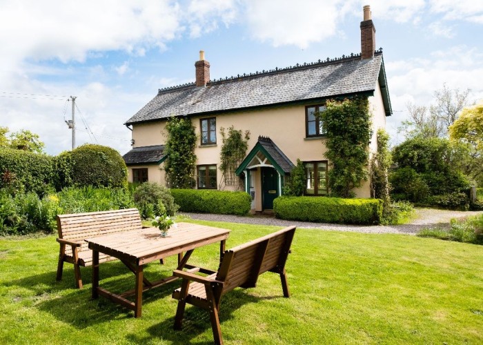 Charming Country Cottage For Filming