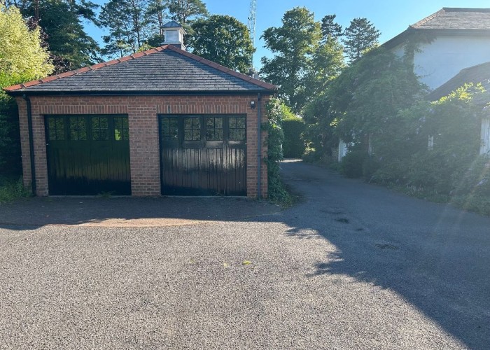 5. Driveway, Garage (Double), Coronavirus-Friendly