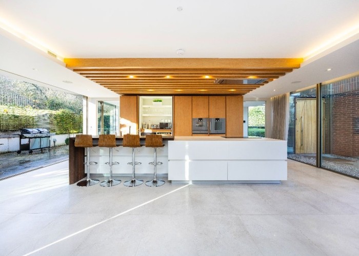 6. Kitchen (With Island), Kitchen (Modern), Kitchen With Table, Kitchen (White units), Kitchen (Electric/Induction Hob)