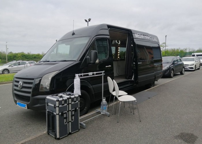 Self Powered Mobile Salon Van For Filming