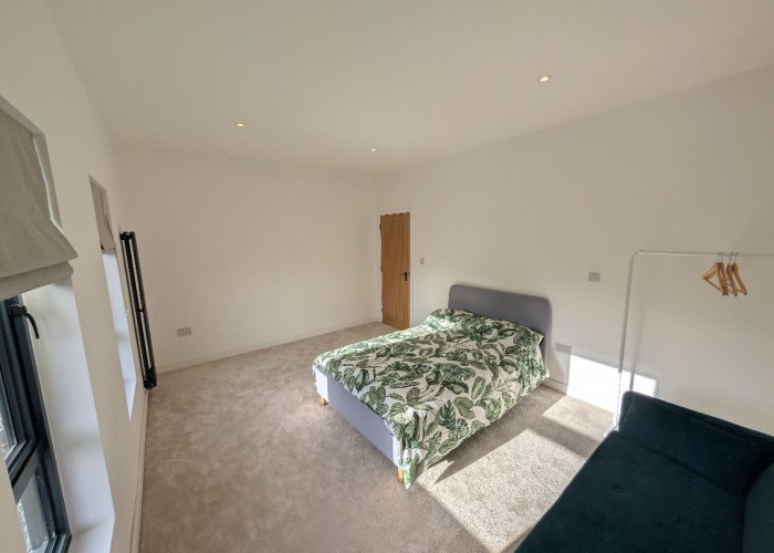 25. Bedroom (Double)