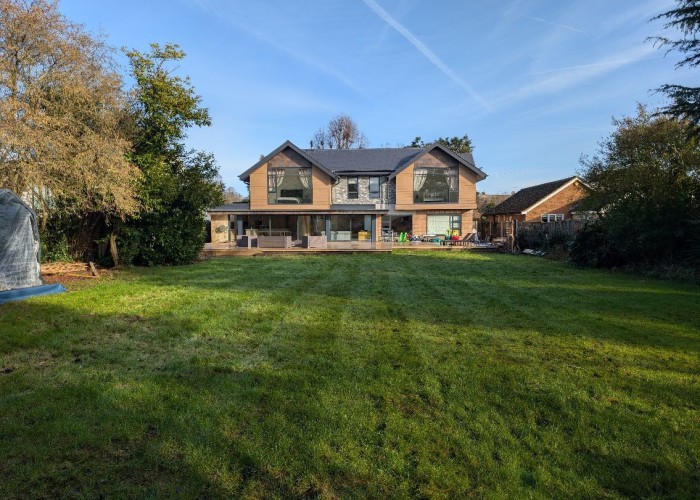 48. Garden (Rear, Large)