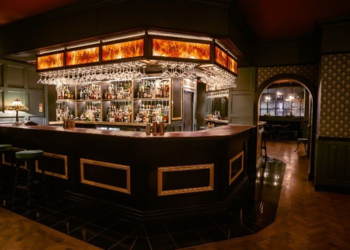 Stunning Cocktail Bar In London For Filming