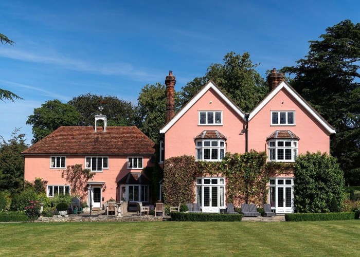 Beautiful Country House Set In Stunning Grounds For Filming