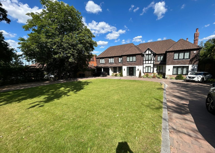 Substantial Executive Location Home For Filming