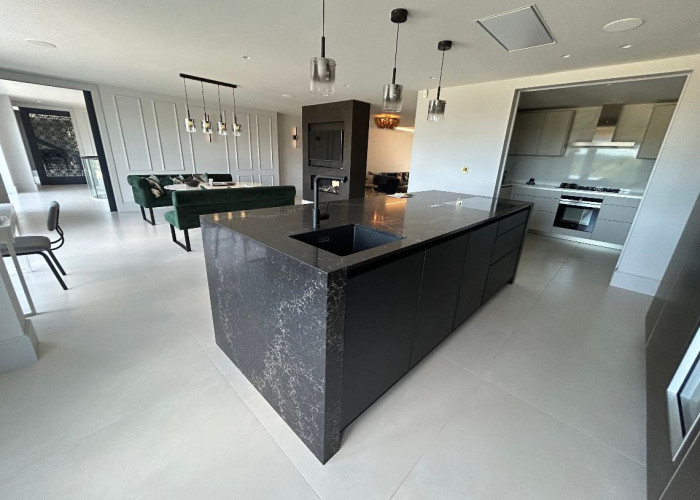 10. Kitchen (With Island), Kitchen (Coloured units), Kitchen (Modern), Kitchen With Table, Kitchen (Gas Hob)